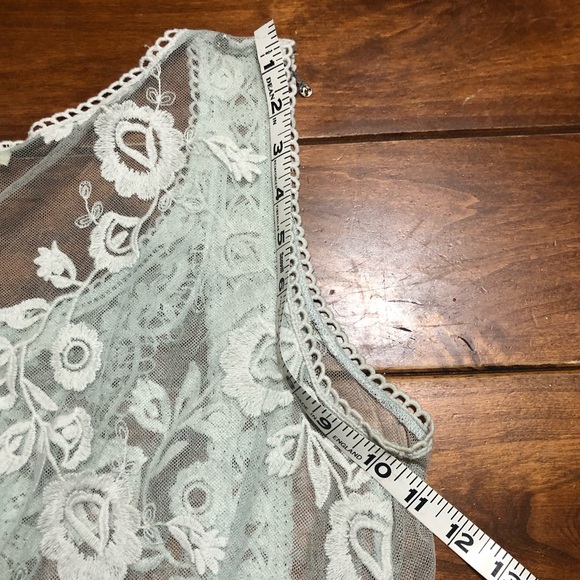 Sundance romantic lace overlay dress. size 12 - Picture 6 of 7